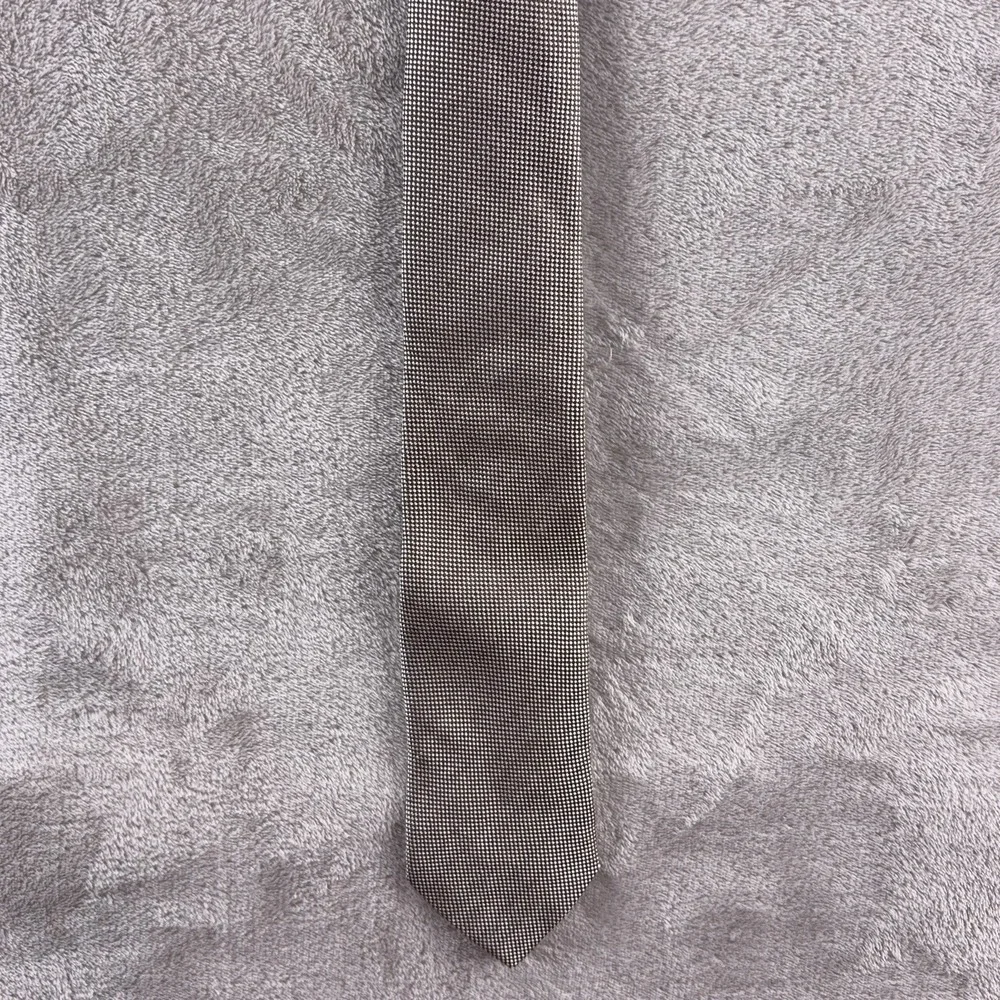 J. Lindeberg Necktie Mens Beige Micro Dot Silk Classic‎ Designer Tie